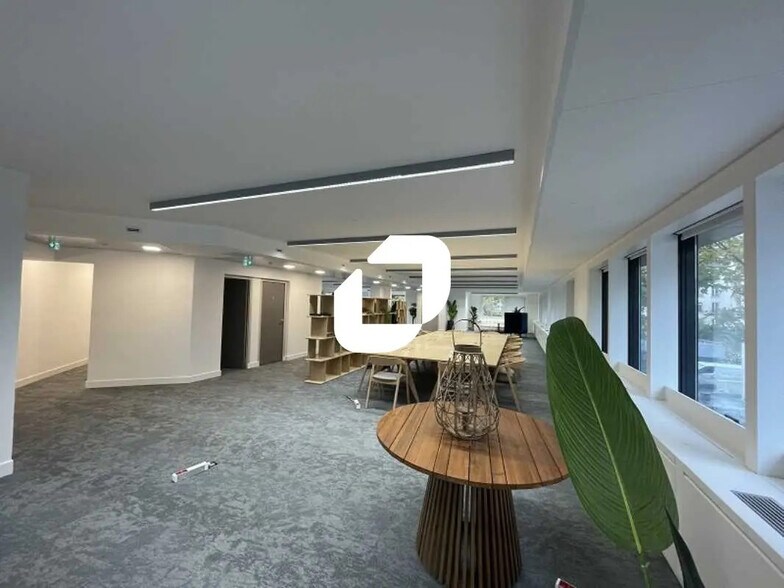 Bureau dans Boulogne-Billancourt à louer - Photo de l’immeuble – Image 1 sur 15