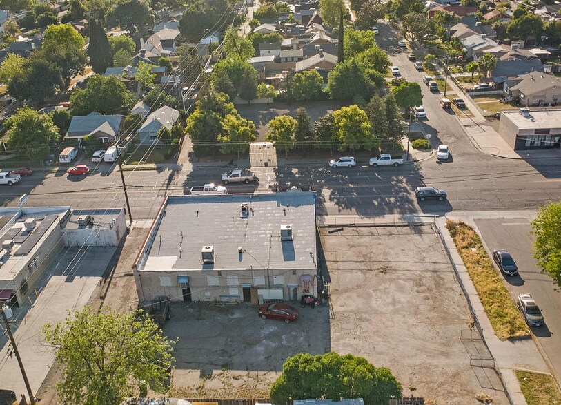 162-170 N Maple Ave, Fresno, CA à vendre - Aérien – Image 2 sur 4