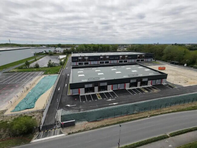 Plus de détails pour Industriel/Logistique à louer