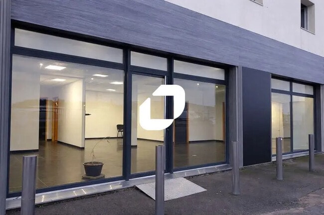 Plus de détails pour Local commercial, Local d'activités à louer