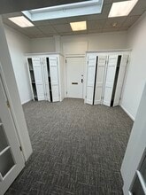 45 E Putnam Ave, Greenwich, CT à louer Photo intérieure– Image 2 sur 7