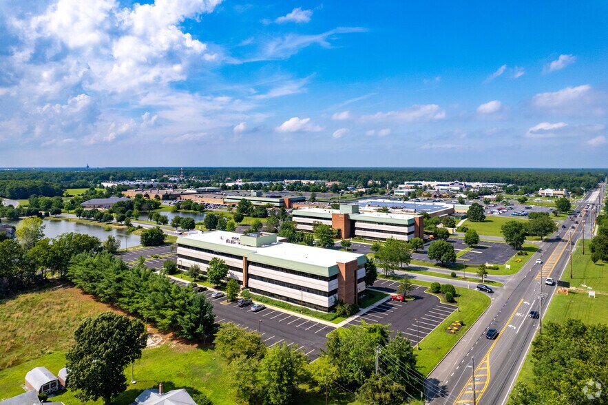 500 Scarborough Dr, Egg Harbor Township, NJ à louer - Aérien – Image 1 sur 31