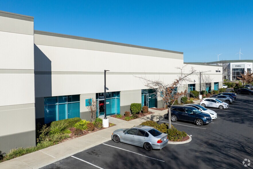 7650-7696 Las Positas Rd, Livermore, CA à louer - Photo de l’immeuble – Image 2 sur 4