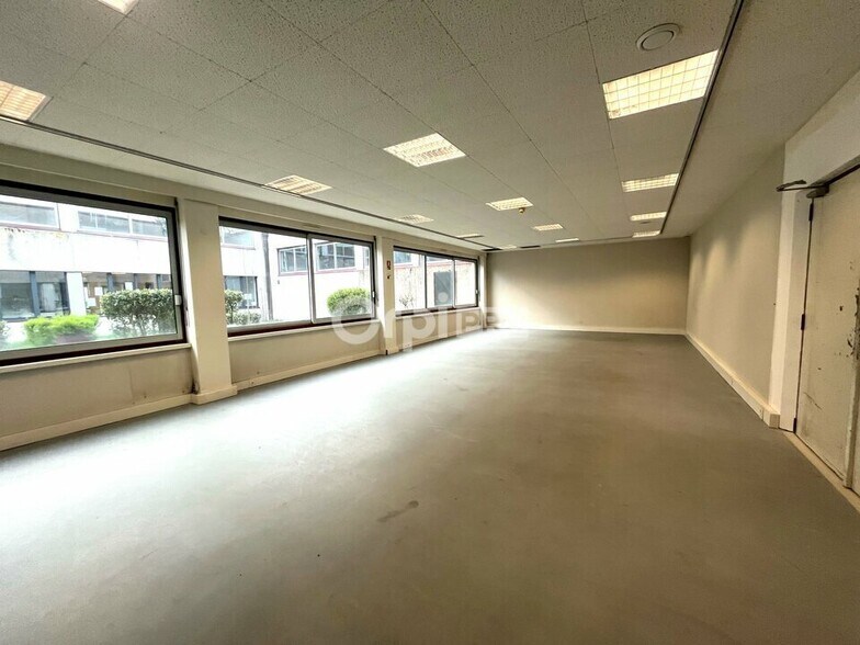 Bureau dans Saint-Gobain à louer - Photo intérieure – Image 2 sur 3