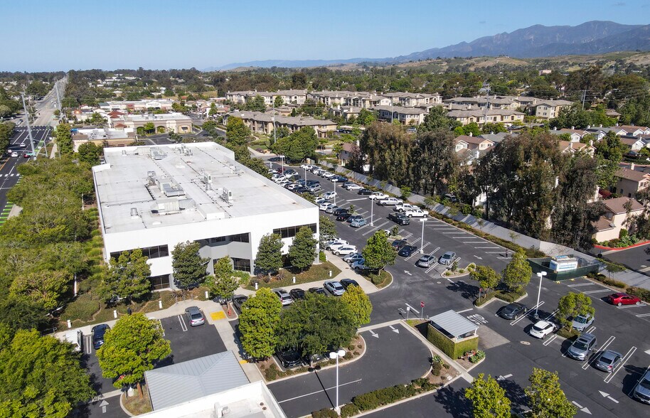 6950 Hollister Ave, Goleta, CA à louer - Photo de l’immeuble – Image 2 sur 9