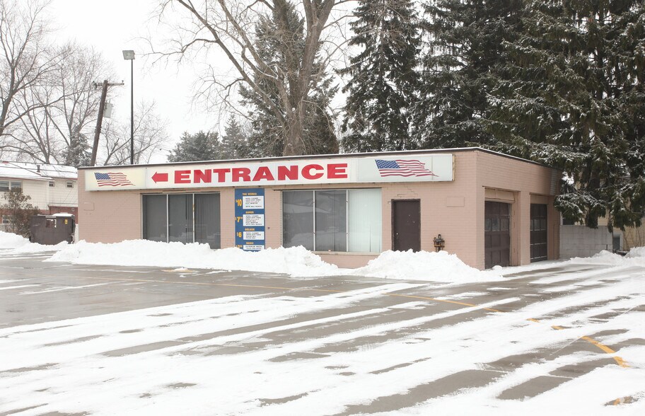 9437 Telegraph Rd, Taylor, MI à vendre - Photo de l’immeuble – Image 2 sur 2