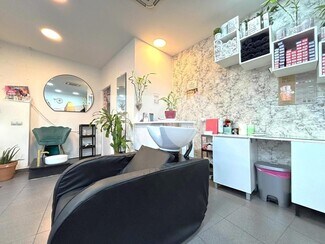 Plus de détails pour Local commercial à louer