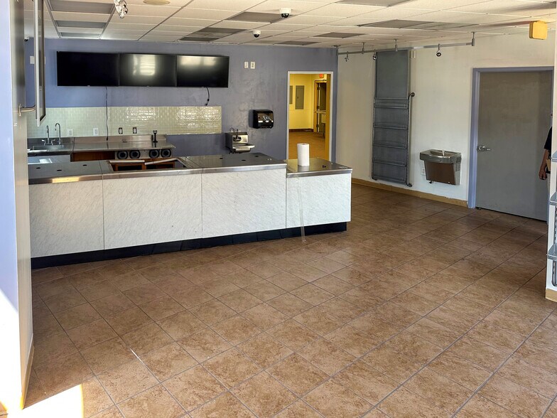 1600 Wisconsin Ave NW, Washington, DC à louer - Photo de l’immeuble – Image 2 sur 12