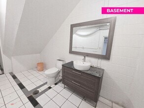 10762 82nd Ave NW, Edmonton, AB à louer Photo intérieure– Image 2 sur 2