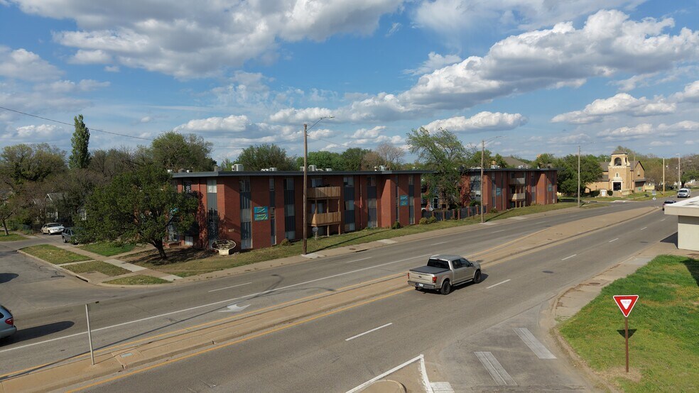 2510 E Lincoln St, Wichita, KS à vendre - Photo de l’immeuble – Image 1 sur 4
