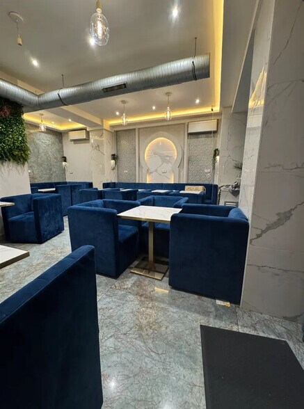 Local commercial dans Paris à louer - Photo intérieure – Image 1 sur 8