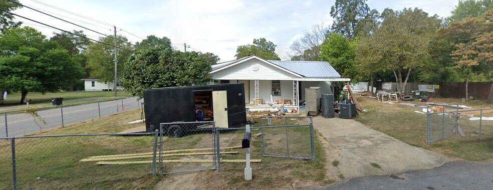 201 14th St N, Clanton, AL à vendre - Photo principale – Image 1 sur 1