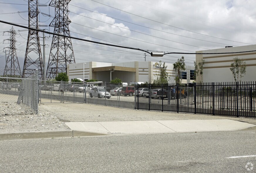 12130 Santa Margarita Ct, Rancho Cucamonga, CA à vendre - Photo de l’immeuble – Image 3 sur 4