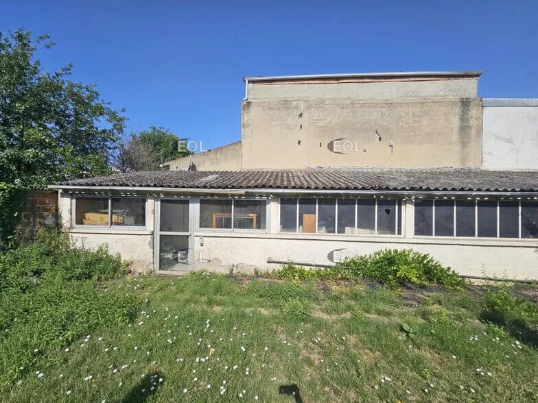 Local d'activités dans Maisons-Alfort à vendre - Photo de l’immeuble – Image 2 sur 19
