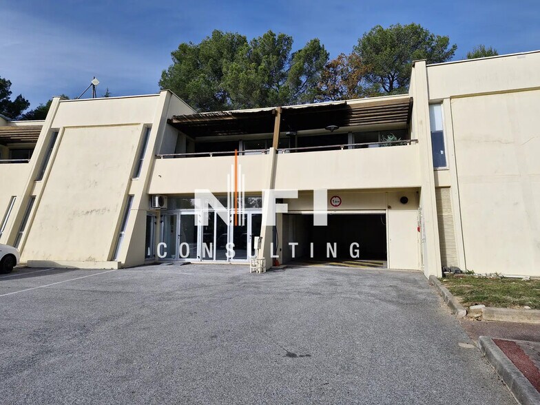 Local d’activités dans Valbonne à louer - Photo de l’immeuble – Image 1 sur 5