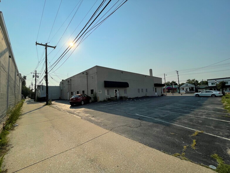 404-406 Eastern Blvd, Essex, MD à louer - Photo de l’immeuble – Image 3 sur 5