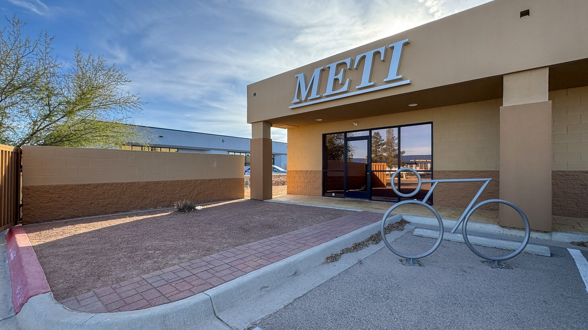 8550 Boeing Dr, El Paso, TX à louer Photo principale– Image 1 sur 28