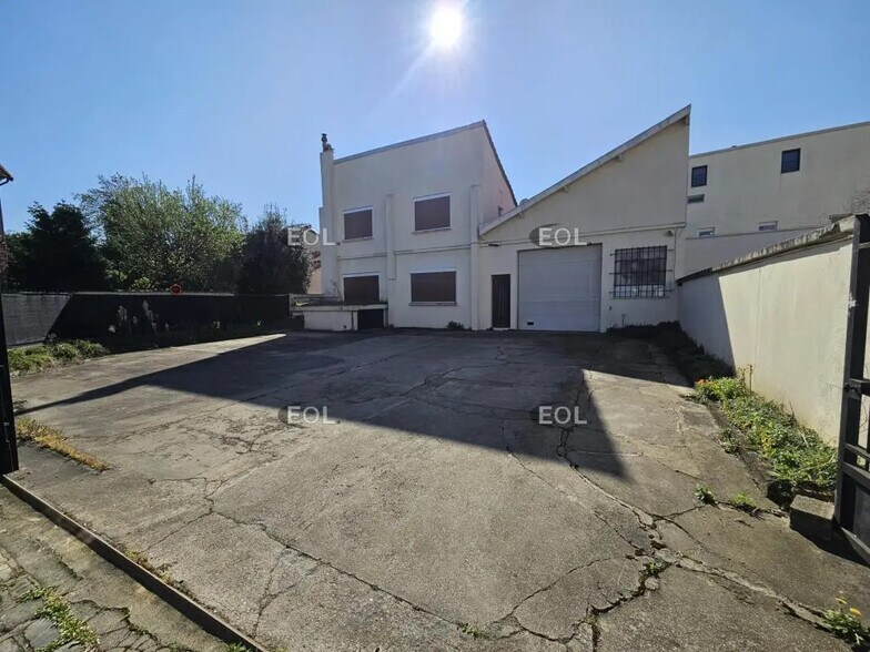 Local d’activités dans Maisons-Alfort à louer - Photo de l’immeuble – Image 1 sur 10