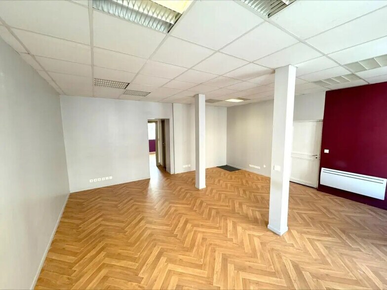 Bureau dans Versailles à vendre - Photo de l’immeuble – Image 3 sur 7