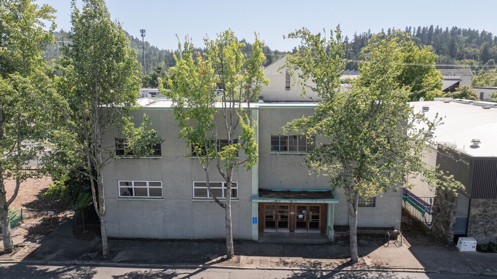 765 A St, Springfield, OR à vendre - Photo de l’immeuble – Image 2 sur 8