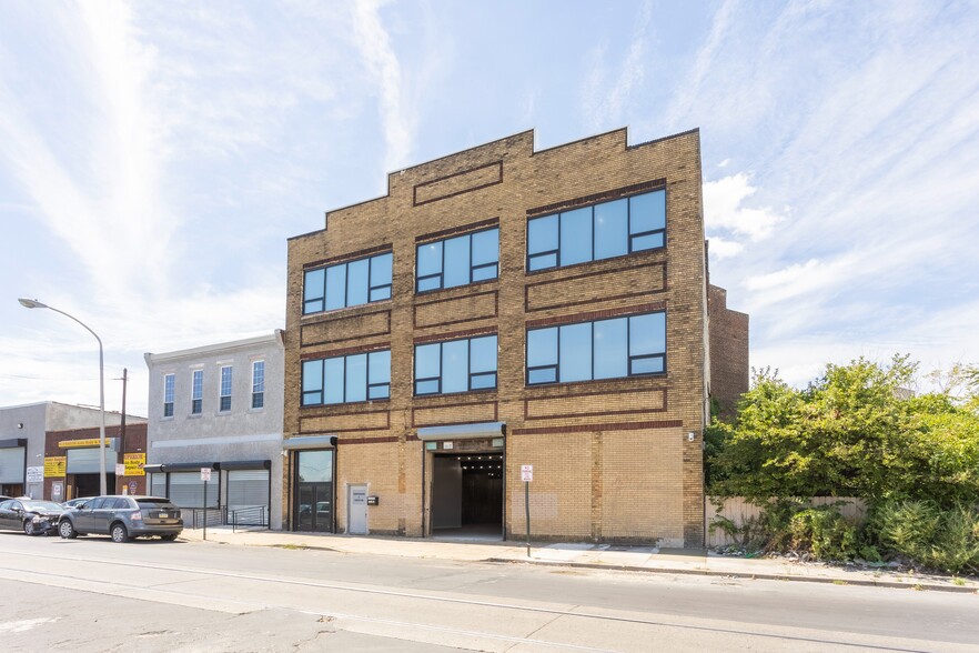 2446-50 Germantown Ave, Philadelphia, PA à vendre - Photo principale – Image 1 sur 43