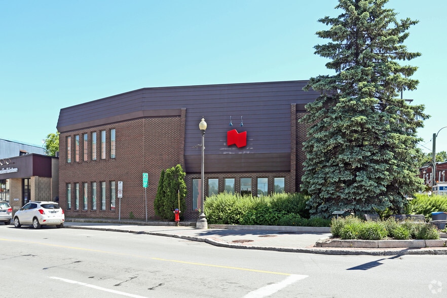 107-111 Rue Maclaren E, Gatineau, QC à louer - Photo principale – Image 1 sur 27