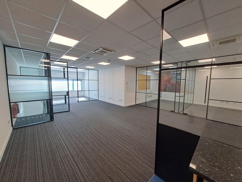 41 Brownfields, Welwyn Garden City à louer - Photo de l’immeuble – Image 2 sur 11