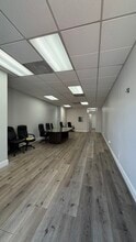 6209-6211 Van Nuys Blvd, Van Nuys, CA à louer Photo intérieure– Image 1 sur 2