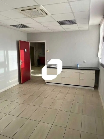 Bureau dans Orly à vendre - Photo de l’immeuble – Image 2 sur 10