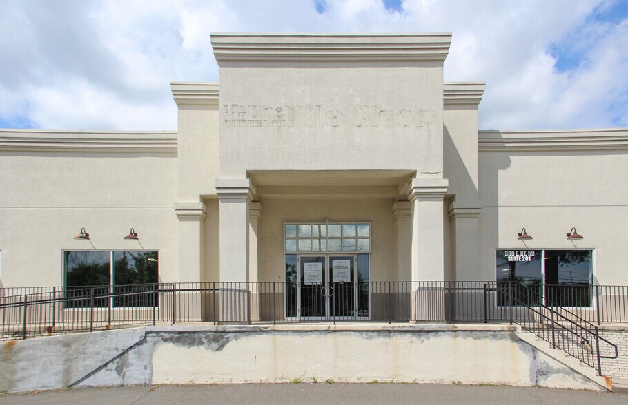 300 E Rt-59, Nanuet, NY à louer - Photo de l’immeuble – Image 2 sur 10