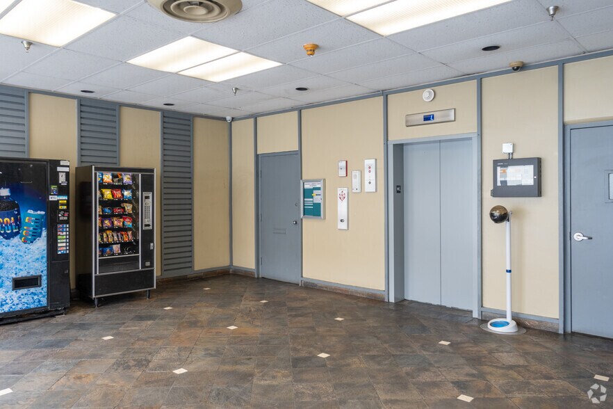 875 Waimanu St, Honolulu, HI à louer - Photo intérieure – Image 3 sur 7