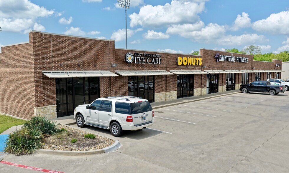 750 Us Highway 377, Pilot Point, TX à louer - Photo de l’immeuble – Image 3 sur 5