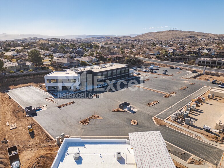 1575 River Rd, St George, UT à vendre - Photo de l’immeuble – Image 1 sur 3