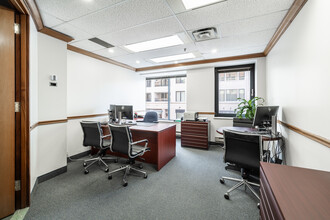 1255 Av Greene, Westmount, QC à louer Photo de l’immeuble– Image 1 sur 12