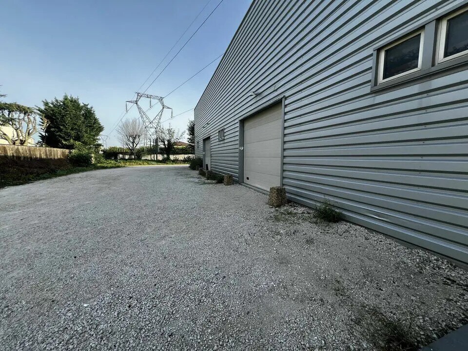 Local d'activités dans Avignon à vendre Photo de l’immeuble– Image 1 sur 8