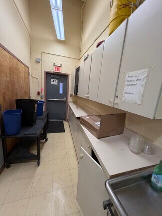 Plus de détails pour 580 Ratzer Rd, Wayne, NJ - Local commercial à louer