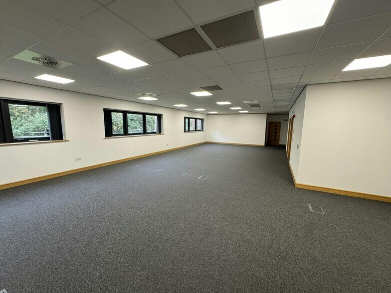 3 Queensbridge, Northampton à louer - Photo de l’immeuble – Image 3 sur 10