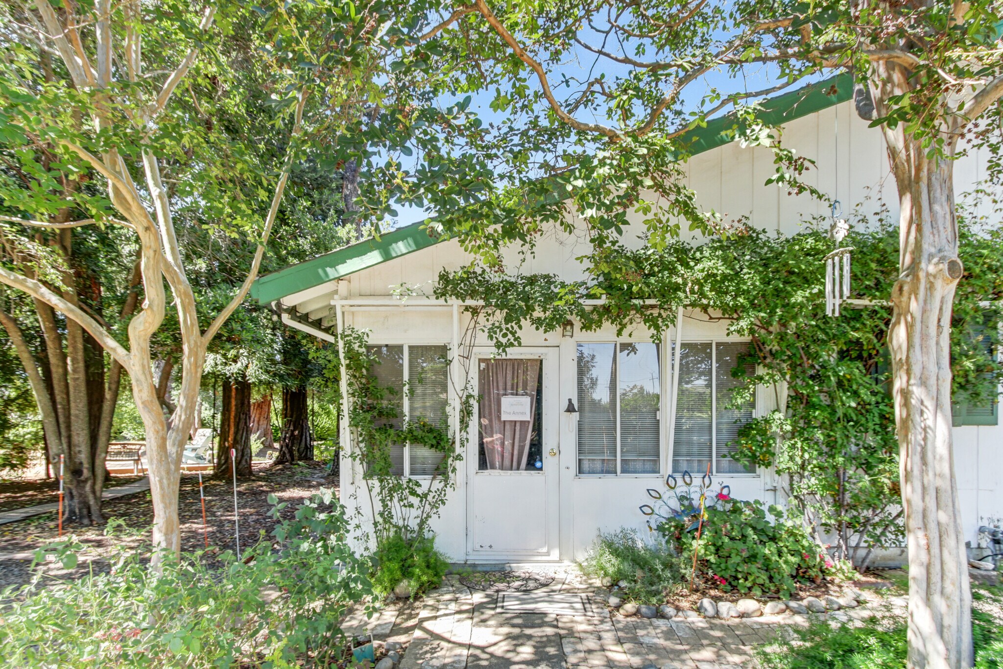 4833 College Oak Dr, Sacramento, CA à vendre Photo de l’immeuble– Image 1 sur 77