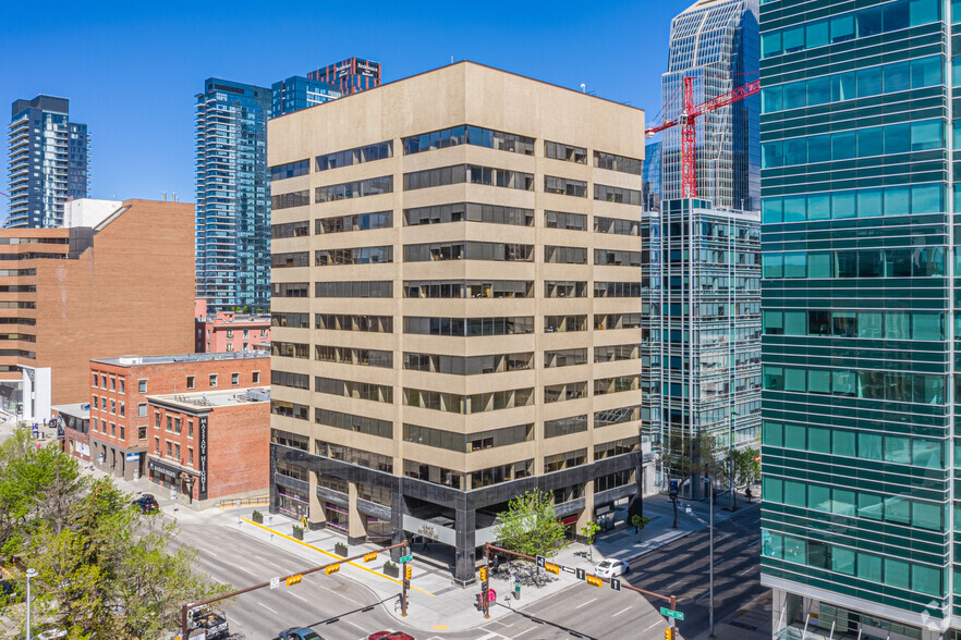 1015 4th St SW, Calgary, AB à louer - Photo de l’immeuble – Image 1 sur 4