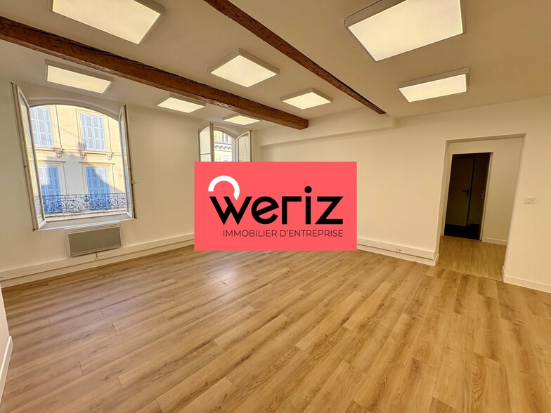 3-5 Rue Saint Ferreol, Marseille à louer - Photo de l’immeuble – Image 3 sur 5