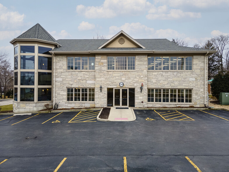 739 North Ave, Glendale Heights, IL à louer - Photo principale – Image 1 sur 47