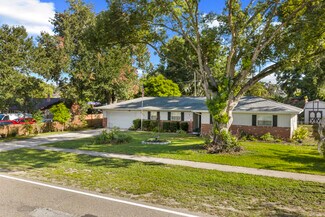 Plus de détails pour 207 W Wheeler Rd, Seffner, FL - Santé à vendre