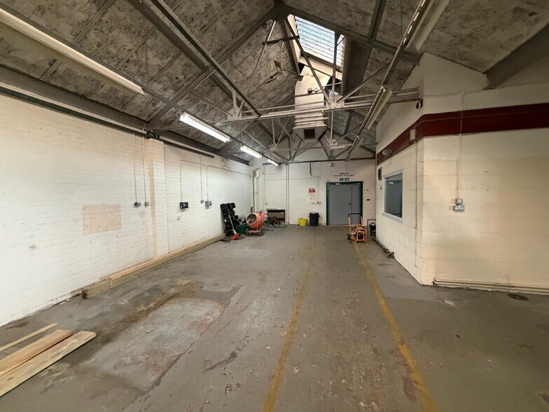 Wheatley Hall Rd, Doncaster à louer - Photo de l’immeuble – Image 2 sur 2