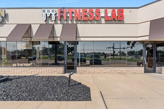 33131-33289 Mound Rd, Sterling Heights, MI à louer Photo intérieure– Image 1 sur 27