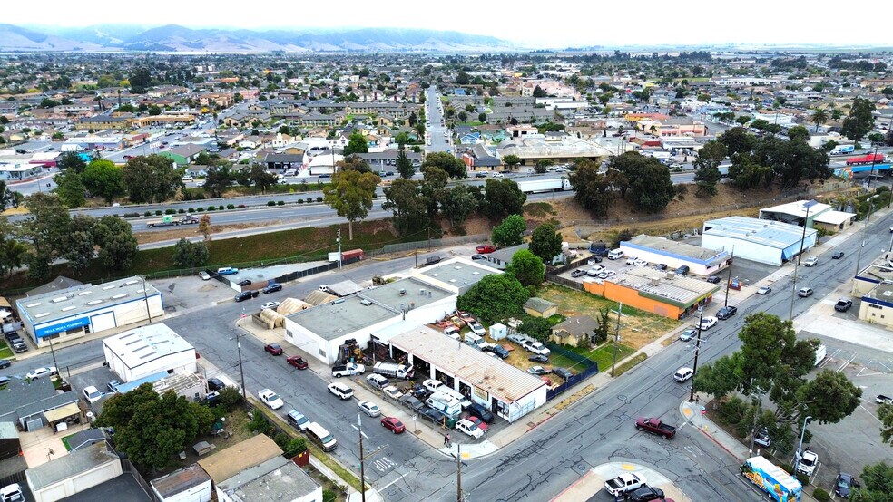 257 Griffin St, Salinas, CA à vendre - Photo de l’immeuble – Image 2 sur 3