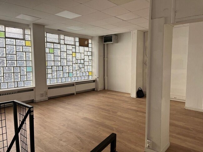 Plus de détails pour 113 Rue Lamarck, Paris - Logement à vendre