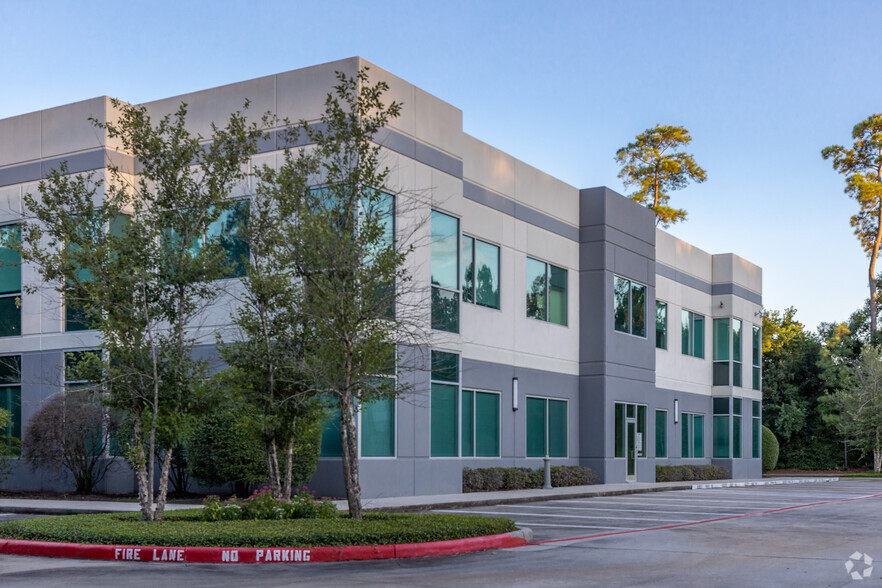 15109 Heathrow Forest Pky, Houston, TX à louer - Photo de l’immeuble – Image 1 sur 4