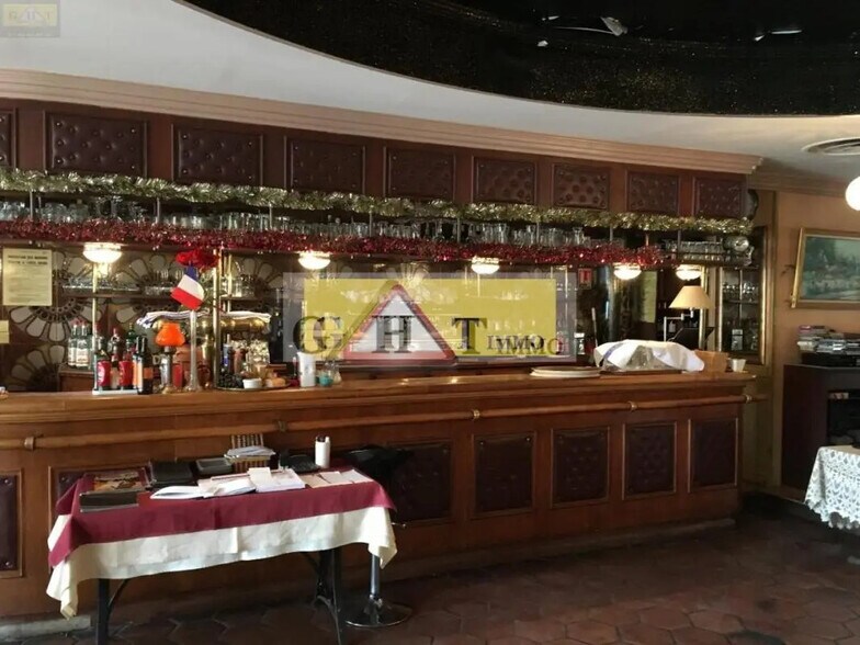 Local commercial dans Joinville-le-Pont à vendre - Photo intérieure – Image 1 sur 4