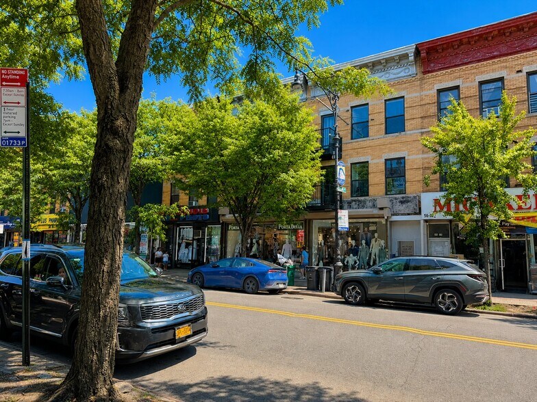 5634 Myrtle Ave, Flushing, NY à vendre - Photo de l’immeuble – Image 2 sur 9