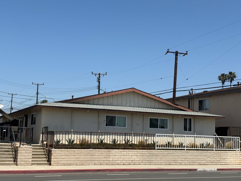 7731 Slater Ave, Huntington Beach, CA à vendre - Photo de l’immeuble – Image 1 sur 5